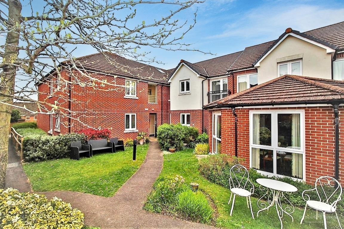 Chieveley Close, Tilehurst, Reading